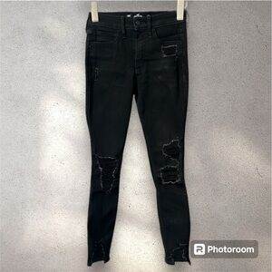 Woman’s Hollister High Rise Crop Super Skinny Soft Stretch
